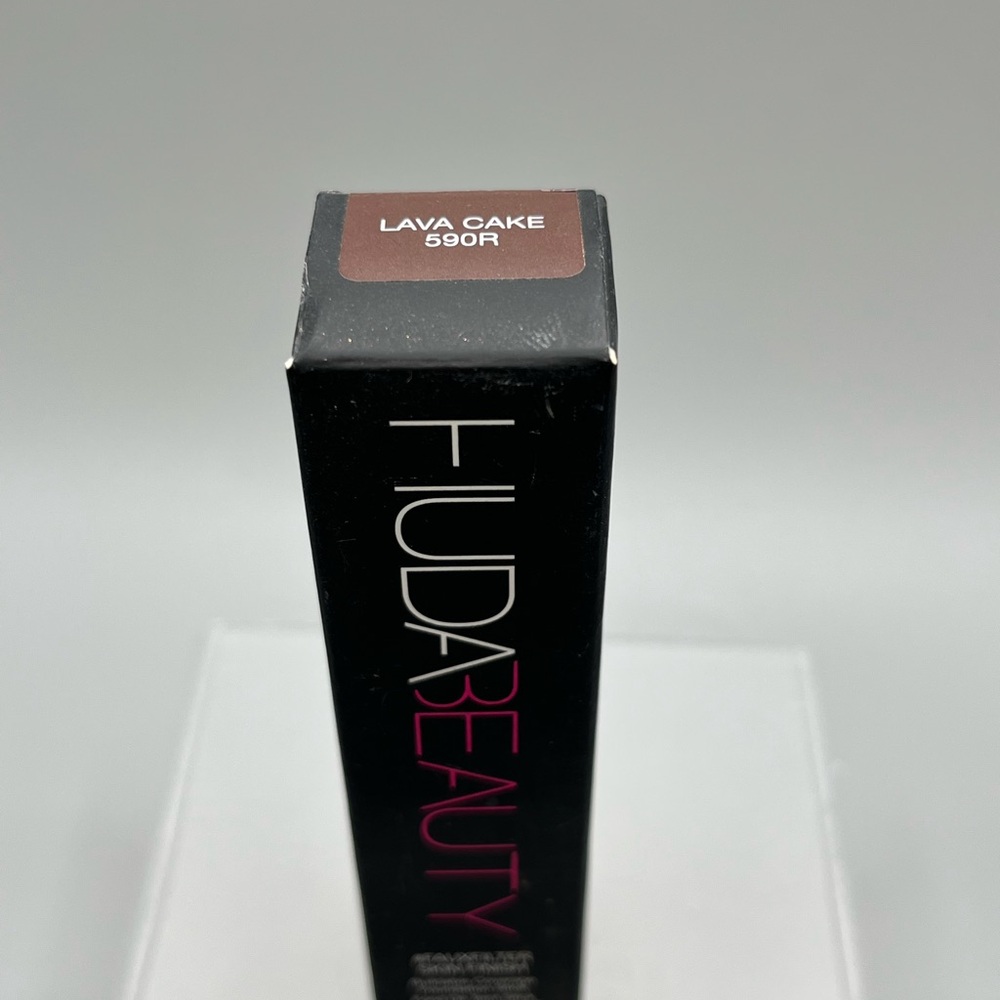 Huda Beauty Fauxfilter Skin Finish Foundation Stick Lava Cake 590R NEW in Box